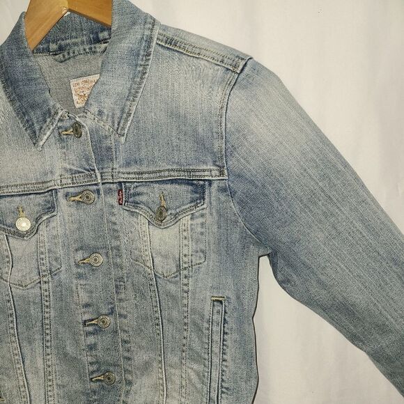 Levi Strauss & Co.  Women's Button Up Jean Jacket - Picture 5 of 8